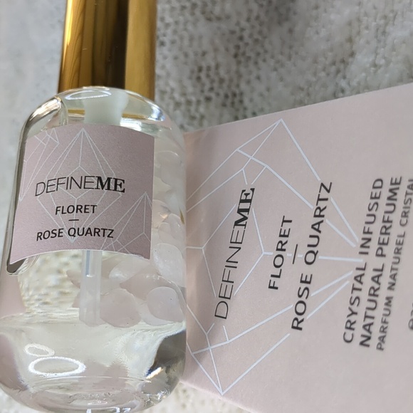 DefineMe Floret - Rose Quartz Crystal Infused Perfume Mist, 28ml/0.95fl oz - Picture 4 of 13